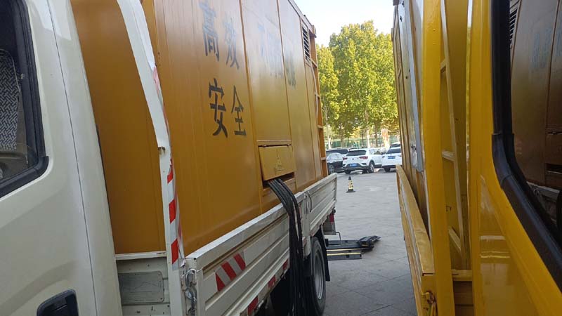 武平如何判断柴油发电机组和UPS电源的切换时间是否符合要求？